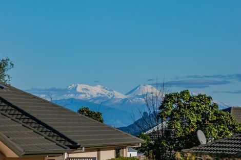 Photo of property in 38 Lakeridge Close, Rangatira Park, Taupo, 3330