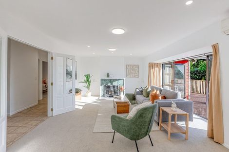 Photo of property in 16 Huia Street, Waikanae, 5036