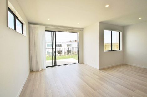 Photo of property in 10 Porowha Road, Westgate, Auckland, 0814