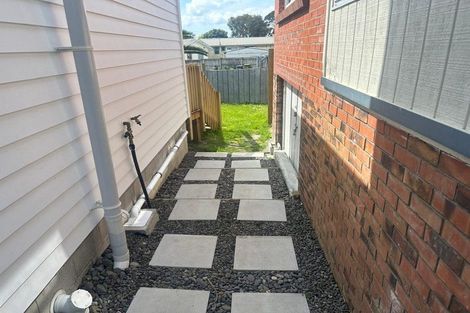 Photo of property in 15a Kiernan Place, Kelston, Auckland, 0602