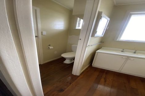 Photo of property in 83 Hepburn Road, Glendene, Auckland, 0602