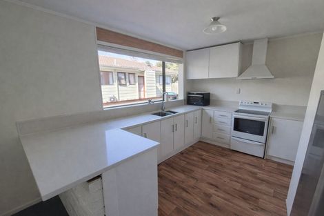 Photo of property in 25 Matipo Crescent, Pukete, Hamilton, 3200