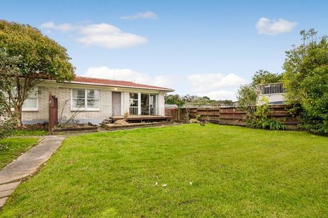 Photo of property in 2/13 Wykeham Place, Glenfield, Auckland, 0629