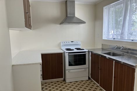 Photo of property in 5 Savage Crescent, Upper Hutt Central, Upper Hutt, 5018