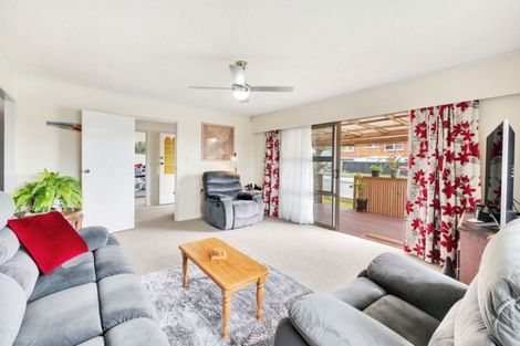 Photo of property in 2/423 Great South Road, Rosehill, Papakura, 2113