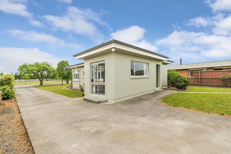 Photo of property in 39 Leeston And Lake Road, Leeston, 7632