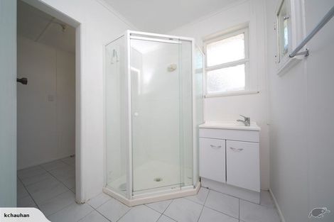 Photo of property in 27 Vanguard Road, Kelston, Auckland, 0602