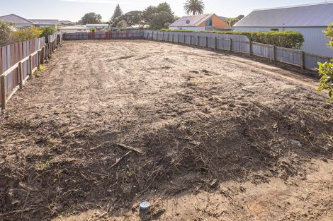 Photo of property in 19 Karewa Street, Castlecliff, Wanganui, 4501