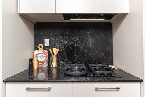 Photo of property in 33 Lynda Avenue, Paparangi, Wellington, 6037