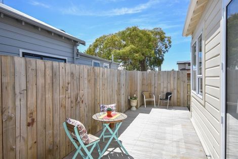 Photo of property in 15 West Avenue, Saint Clair, Dunedin, 9012