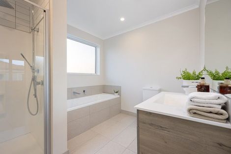 Photo of property in 21 Headland Drive, Long Bay, Auckland, 0630