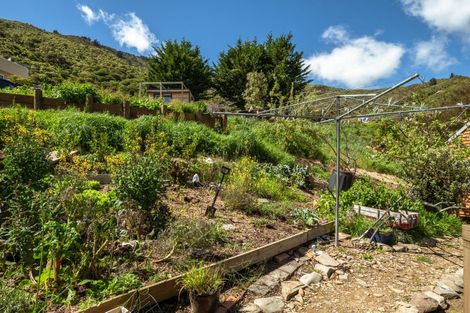 Photo of property in 30 Waimarama Street, Waikawa, Picton, 7220