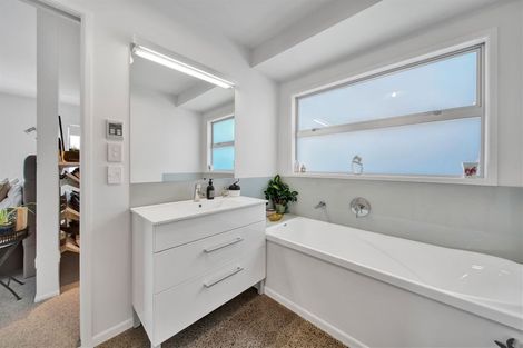 Photo of property in 19c Beach Street, Fitzroy, New Plymouth, 4312