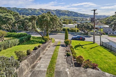 Photo of property in 5 Mahoe Street, Tawa, Wellington, 5028