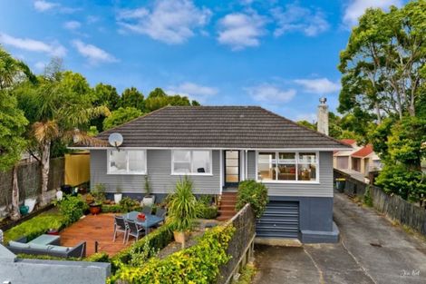 Photo of property in 10 Thomas Rea Place, Te Atatu South, Auckland, 0610