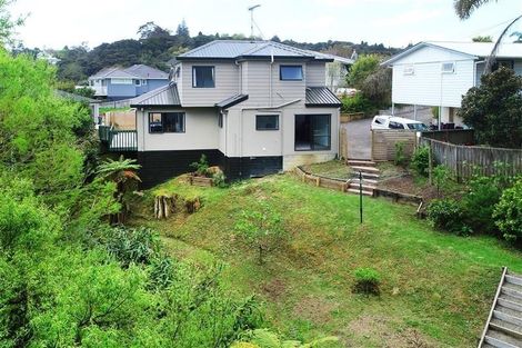 Photo of property in 2/8 Fuchsia Place, Birkdale, Auckland, 0626