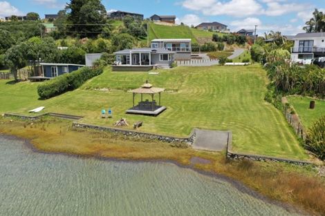 Photo of property in 249 Cove Road, Waipu, 0582