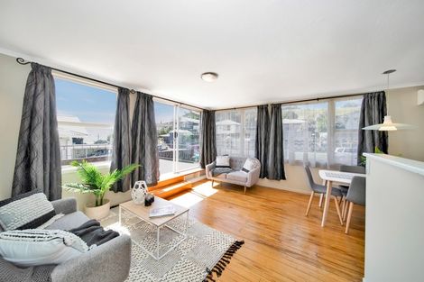 Photo of property in 72 Pioneer Road, Moturoa, New Plymouth, 4310