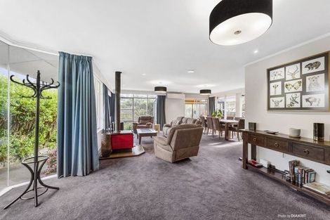 Photo of property in 22 Silverbirch Grove, Churton Park, Wellington, 6037
