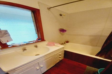 Photo of property in 137 Seabrook Avenue, New Lynn, Auckland, 0600