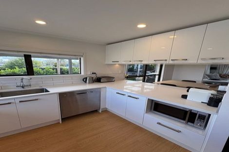Photo of property in 2/39 Stanley Avenue, Milford, Auckland, 0620