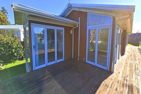 Photo of property in 5 Paulange Place, Pakuranga Heights, Auckland, 2010