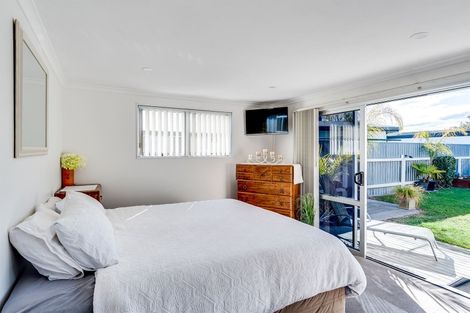 Photo of property in 17 Upham Crescent, Taradale, Napier, 4112