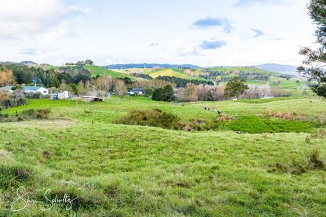 Photo of property in 105 Gorge Road, Maungaturoto, 0520