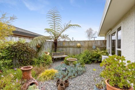 Photo of property in 9 Knightsbridge Place, Taradale, Napier, 4112