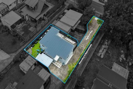 Photo of property in 2/176 Henderson Valley Road, Henderson, Auckland, 0612