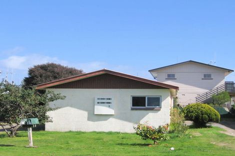 Photo of property in 2/3 Kirkpatrick Place, Papamoa Beach, Papamoa, 3118