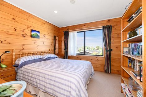 Photo of property in 2/10 Sirius Place, Botany Downs, Auckland, 2010