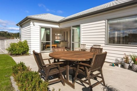 Photo of property in 2 Gennaker Lane, Whitby, Porirua, 5024