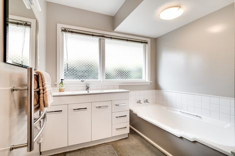 Photo of property in 17 Rutherglen Avenue, Ilam, Christchurch, 8041