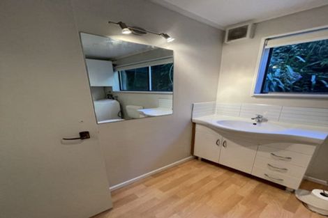 Photo of property in 34 Southern Cross Crescent, Island Bay, Wellington, 6023
