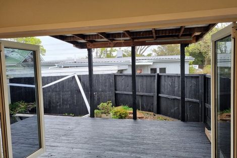 Photo of property in 3/176 Henderson Valley Road, Henderson, Auckland, 0612