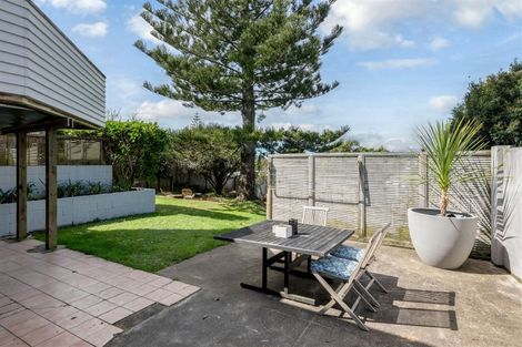 Photo of property in 80 Alexander Street, Cockle Bay, Auckland, 2014