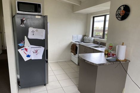 Photo of property in 17 Huruhuru Road, Massey, Auckland, 0614