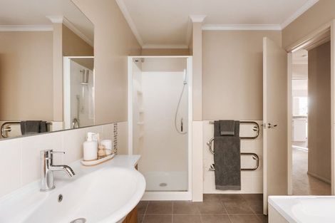 Photo of property in 41 Oteki Park Drive, Welcome Bay, Tauranga, 3112