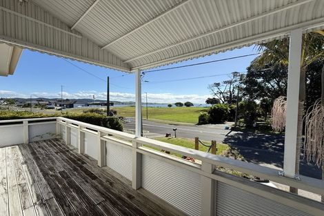 Photo of property in 15 Karoro Road, One Tree Point, 0118