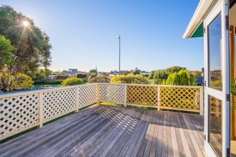 Photo of property in 20 Rutherford Drive, Waikanae Beach, Waikanae, 5036