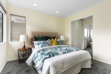 Photo of property in 1/19 Bond Crescent, Forrest Hill, Auckland, 0620