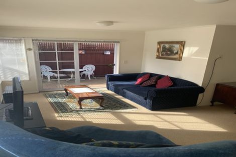 Photo of property in 340a Lake Road, Hauraki, Auckland, 0622