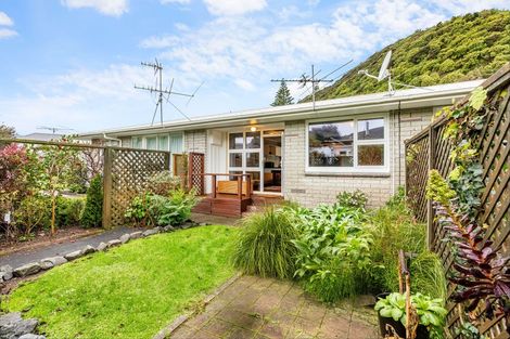 Photo of property in 8/238 Muritai Road, Eastbourne, Lower Hutt, 5013