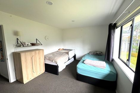 Photo of property in 7 Lone Tree Avenue, Te Atatu Peninsula, Auckland, 0610