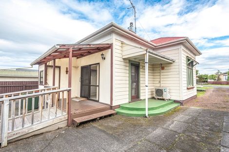 Photo of property in 11 Cambridge Street, Gonville, Whanganui, 4501