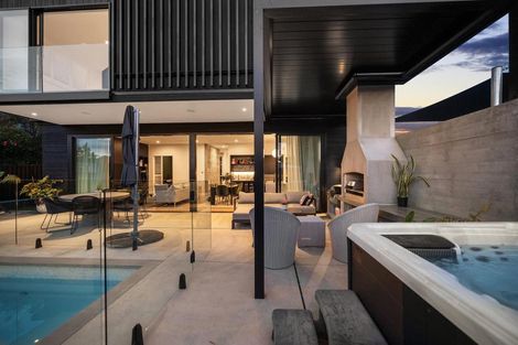 Photo of property in 23 Otakau Road, Milford, Auckland, 0620