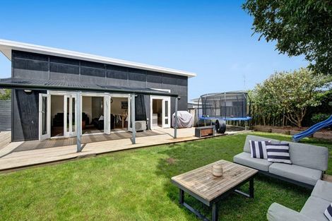 Photo of property in 16 Brandon Road, Manly, Whangaparaoa, 0930