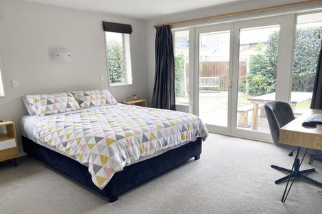 Photo of property in 2/37 Avonhead Road, Avonhead, Christchurch, 8042