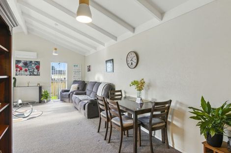 Photo of property in 6a Buckley Grove, Paraparaumu, 5032